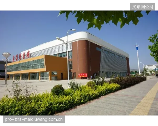 广州绿蛙体育在东莞篮球中心的应用显示：PE-UHMW衬垫摩擦系数衰减已威胁到看台同步伸缩的稳定性
